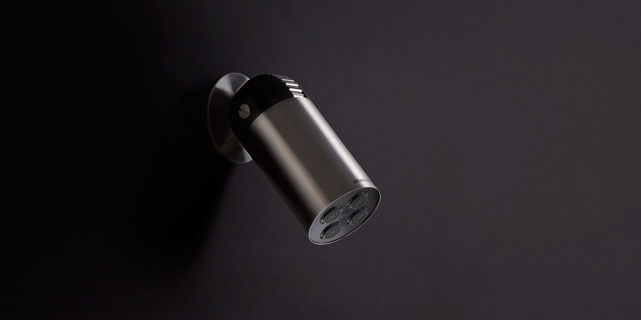 AL_showroom_2017_10_10_azimut-fondo-nero_riflesso